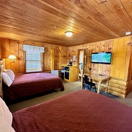 Yellowstone Cabins And Rv Вест-Йеллоустоун Екстер'єр фото