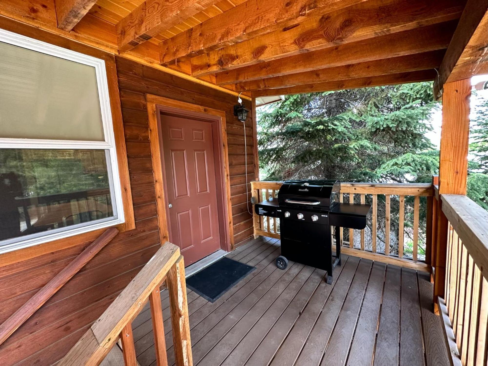 Yellowstone Cabins And Rv Вест-Йеллоустоун Екстер'єр фото