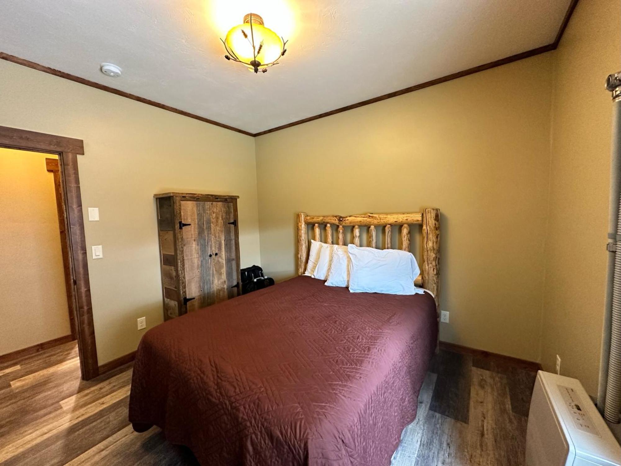 Yellowstone Cabins And Rv Вест-Йеллоустоун Екстер'єр фото